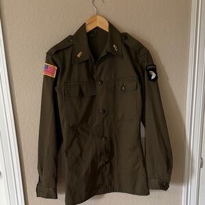 Men's Military Style Airborne Jacket - Olive Green brass pins included